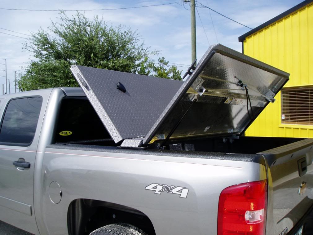 LineX and Retractable Tonneau Covers Diesel Place