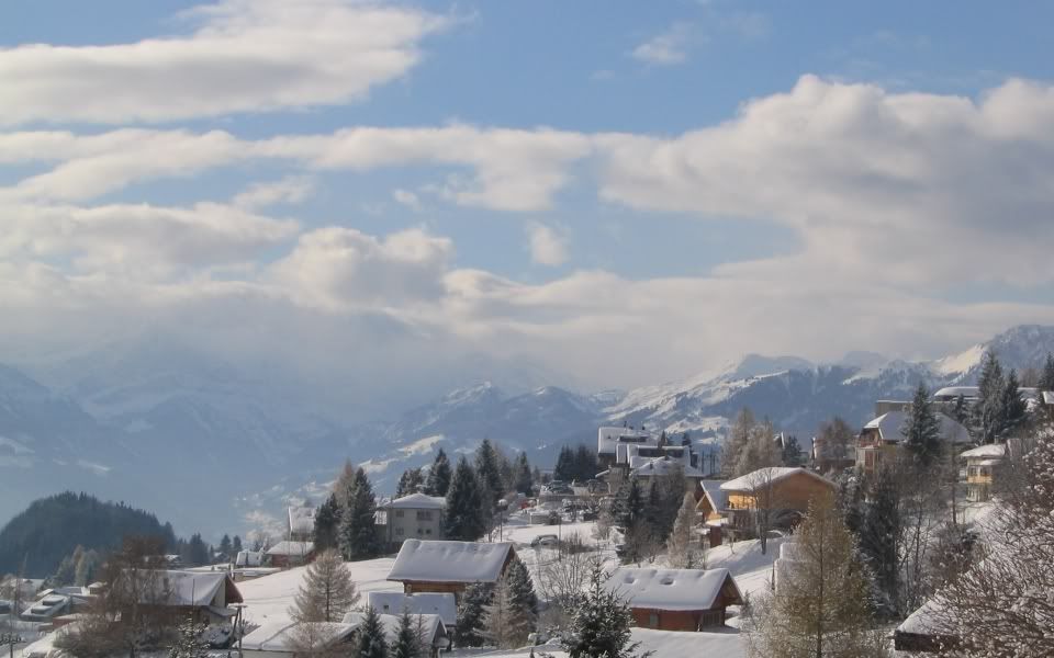 http://i194.photobucket.com/albums/z213/dcl03/HD_Scene/Lausanne2005_1920x1200.jpg