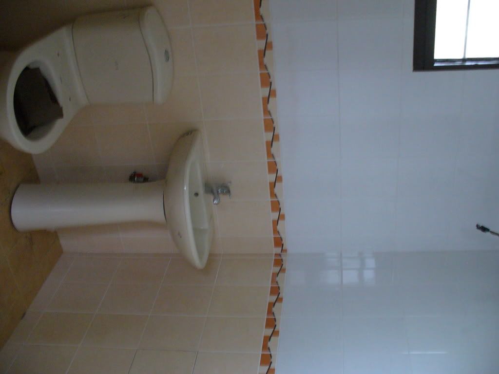Toilet-MBR2.jpg