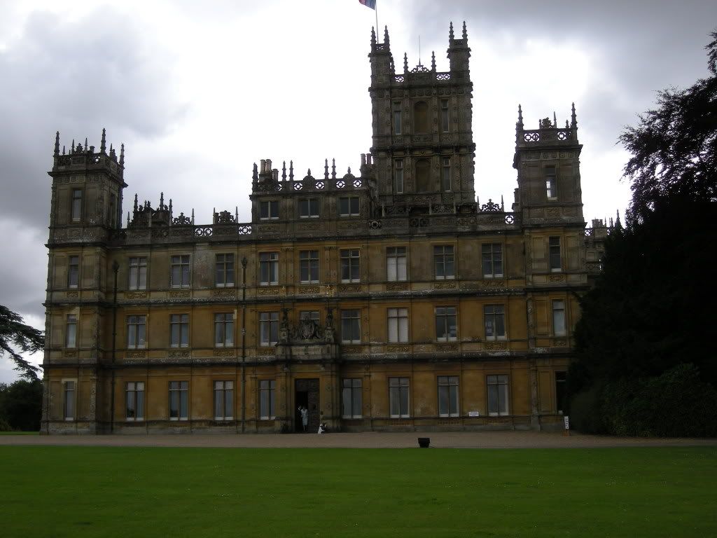 highclere005.jpg Highclere Castle frontage 2 picture by romacmail