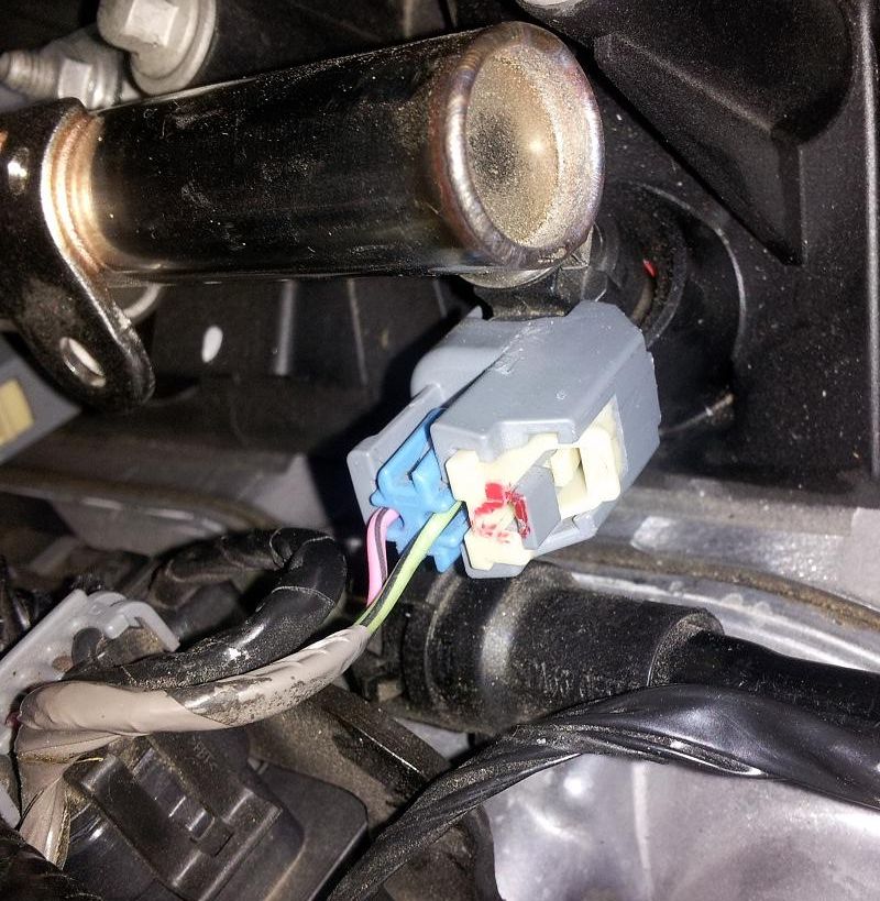 How do you remove the injector electrical connector? Camaro5 Chevy