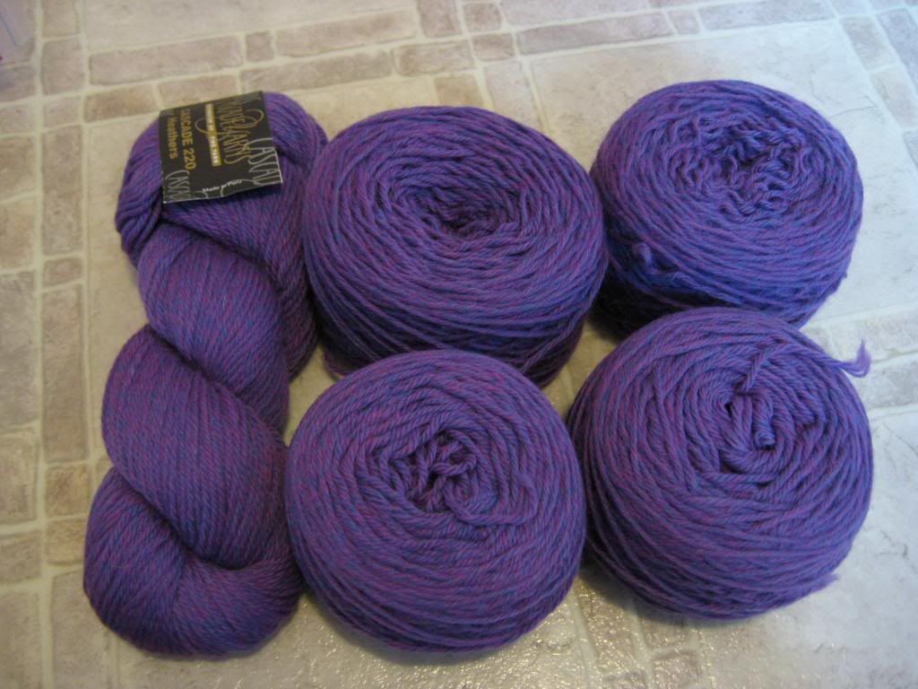 4 skeins of Cascade 220 *PPD 4 skeins of Cascade 220 *PPD