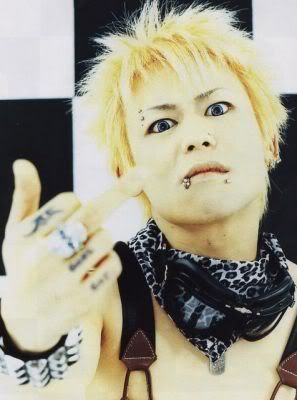 kyo dir en grey cartoon