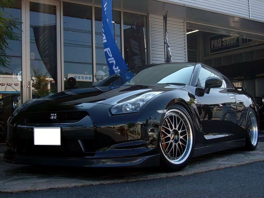 http://i194.photobucket.com/albums/z9/tegboydme/gtr-bbs-lm-11.jpg