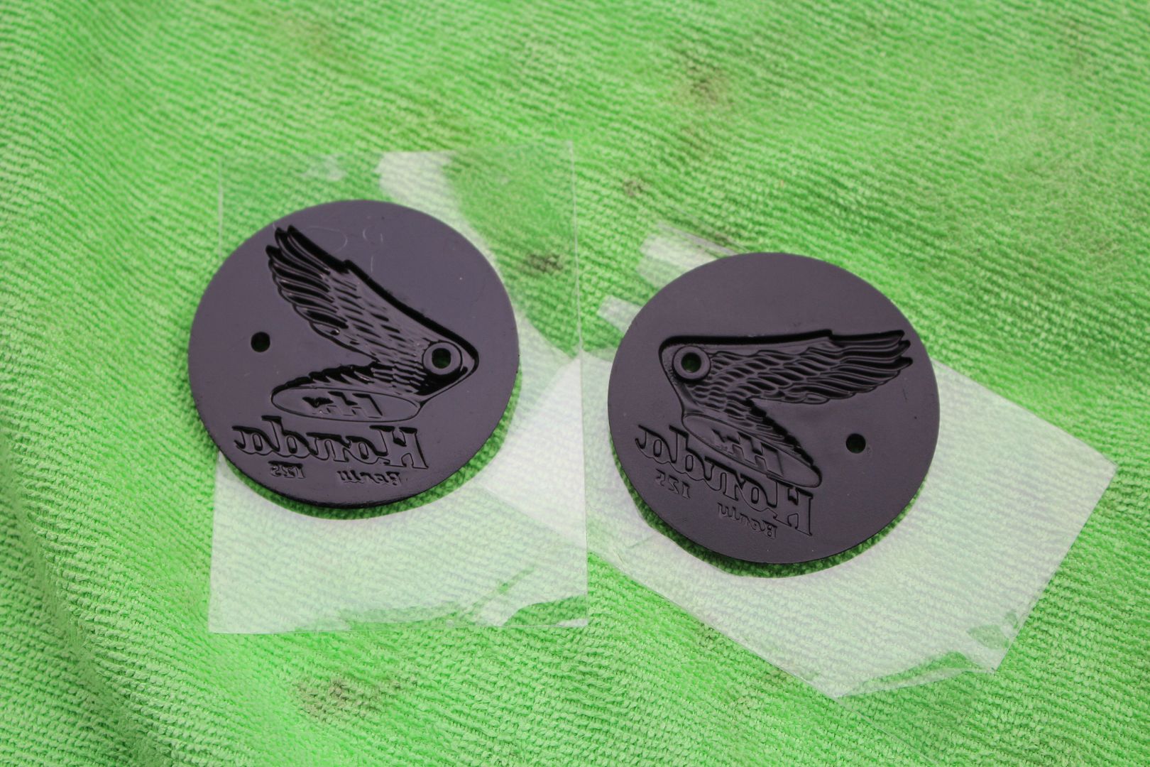 Honda Benly 125 C92 C95 CA92 CA95 CB92 CS92 L/R Tank Badges Emblem