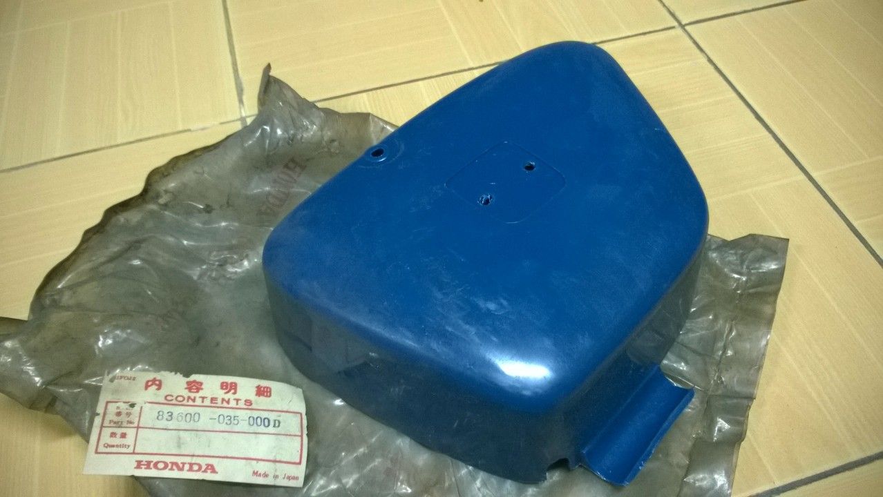 Honda CS50 CS65 S50 S65 LH Box Battery Cover NOS Genuine Black 83600-035-000B