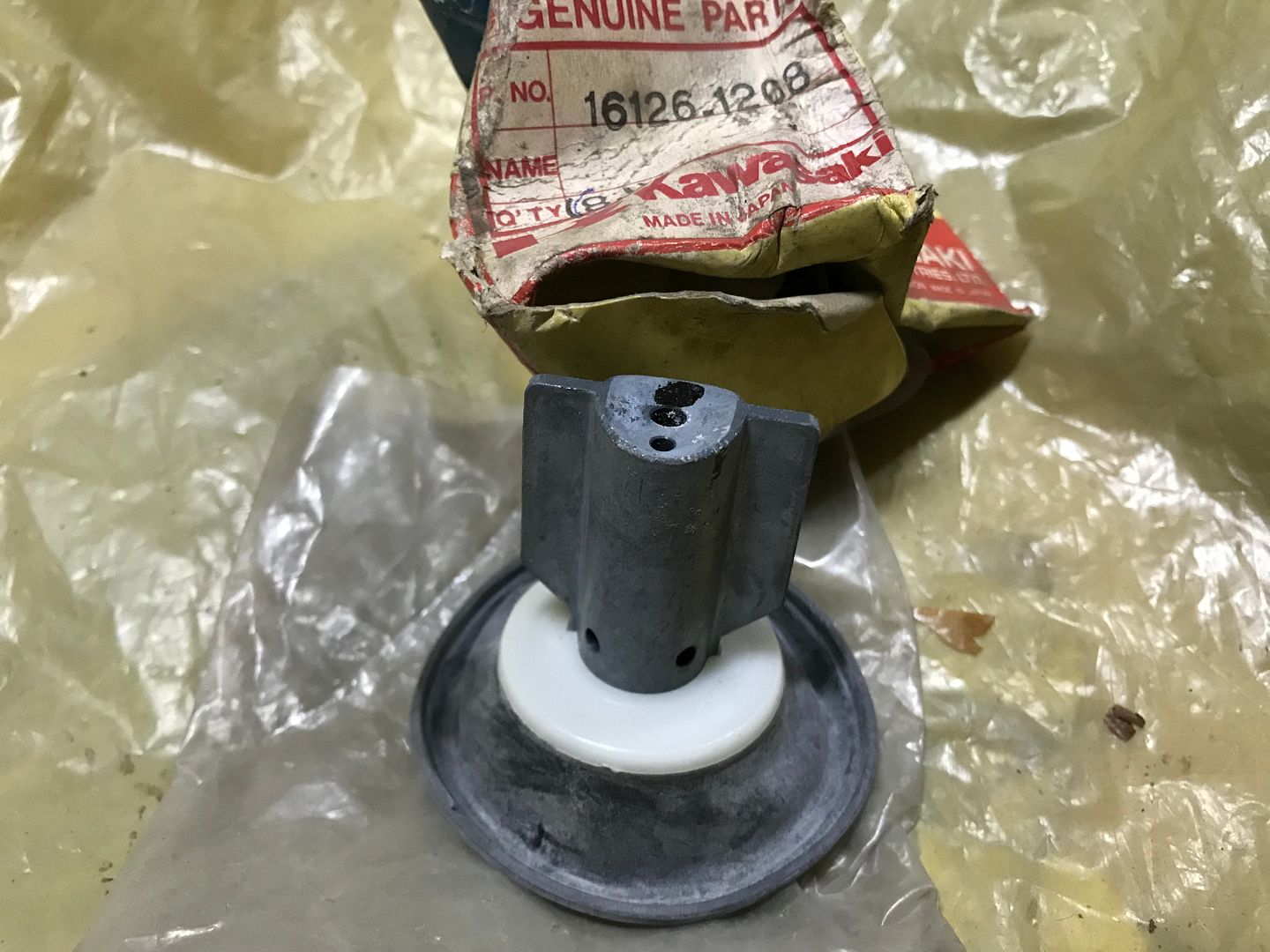 Kawasaki 88-89 ZX500 B1/B2 GPX500R Valve Vacuum Carburetor NOS