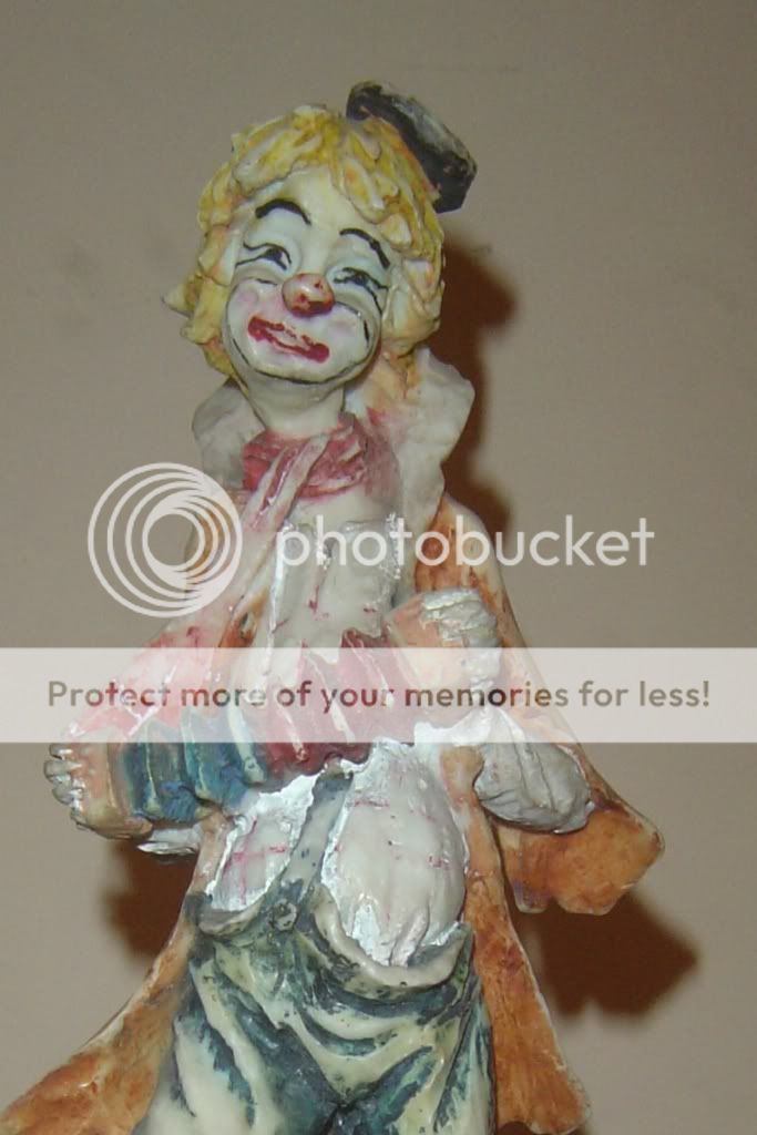 EXQUISITE ANTIQUE AND RARE FRENCH CLOWN OF RESIN FIGURINE 1940 DETAILS 