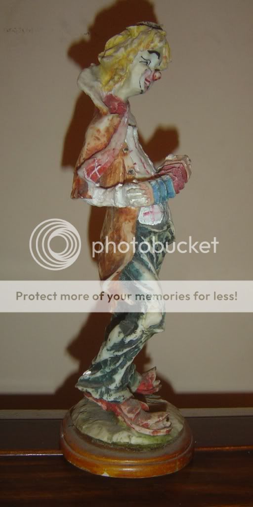 EXQUISITE ANTIQUE AND RARE FRENCH CLOWN OF RESIN FIGURINE 1940 DETAILS 