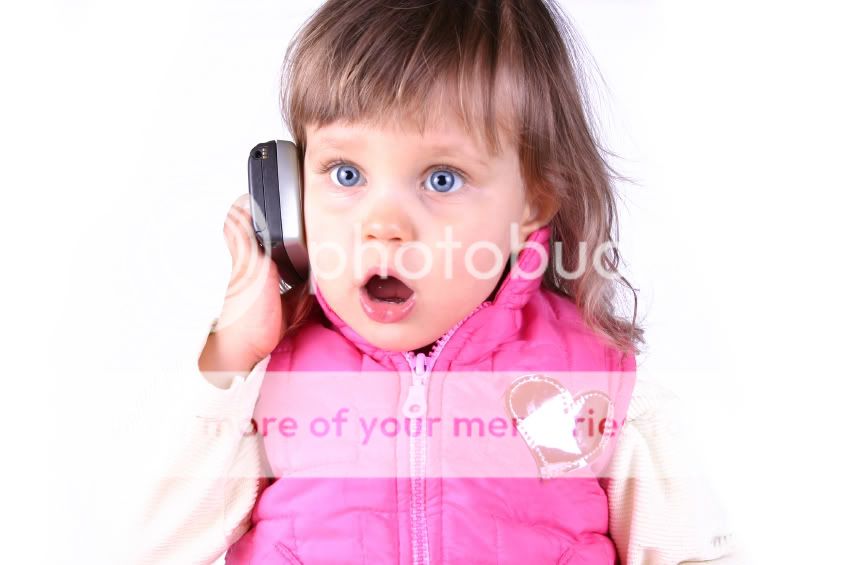 Dialog bad. Маленькие девочки с телефонами. Маленькая девочка с телефоном. Ребенок звонит по теле. Телефон картинка для детей.